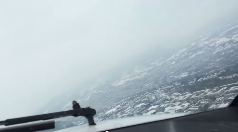 Atterrissage et survol de Chambéry en avion, le 7 février 2015
