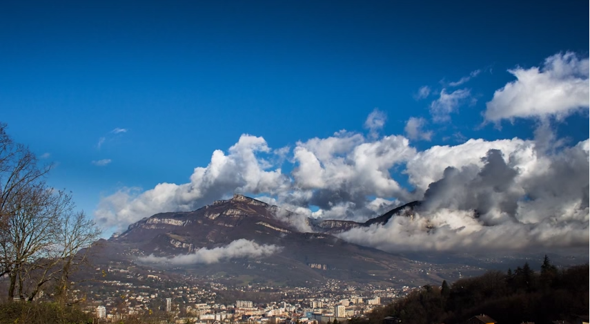 Magnifique Timelapse entre Chambéry et les Bauges