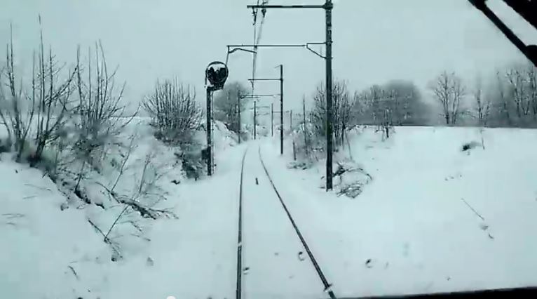 Neige et conduite d’un train entre Chambéry et Bourg-Saint-Maurice
