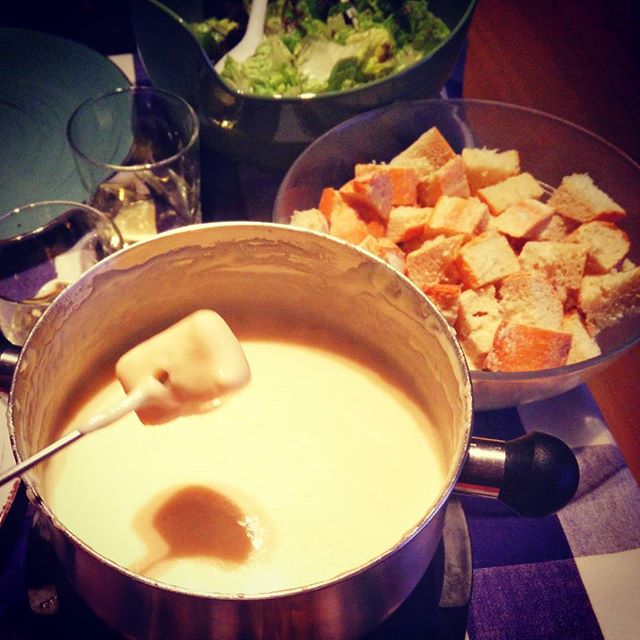 10 signes qui montrent que vous êtes accro à la fondue savoyarde